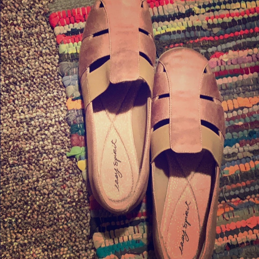 Easy Spirit Woman’s 👞 👟 👠 Size 8.5